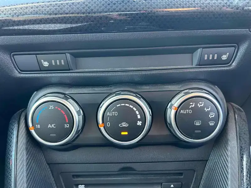MAZDA DEMIO 13S Image 12
