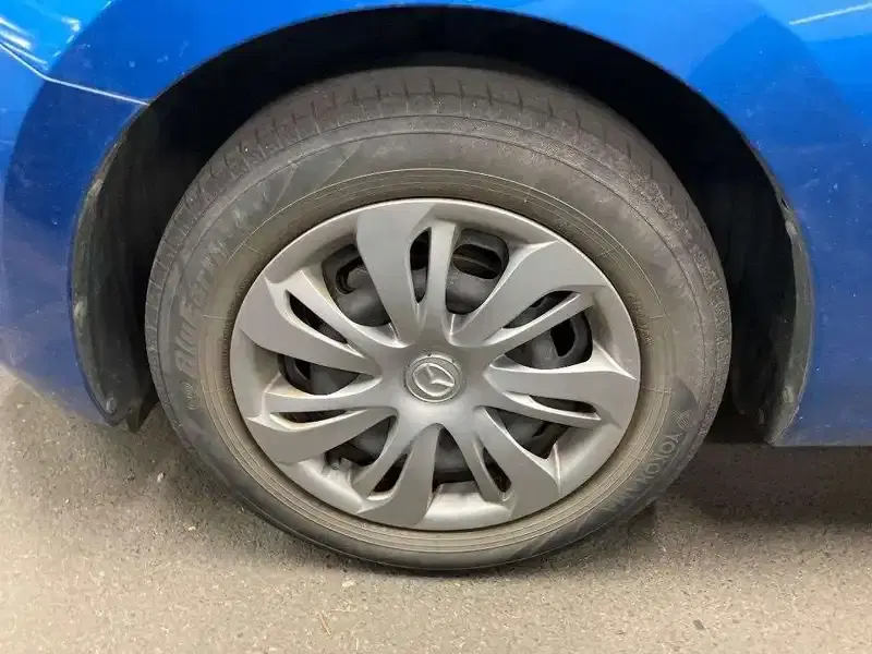 MAZDA DEMIO 13S Image 8