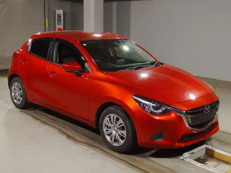 MAZDA DEMIO 13S Image 4
