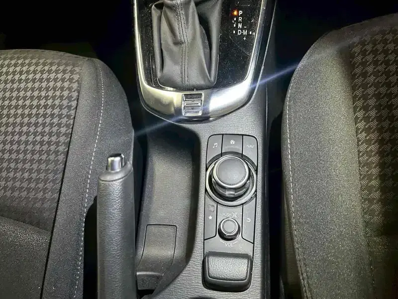 MAZDA DEMIO 13S Image 14