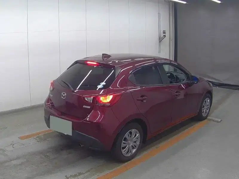 MAZDA DEMIO 13S Image 5