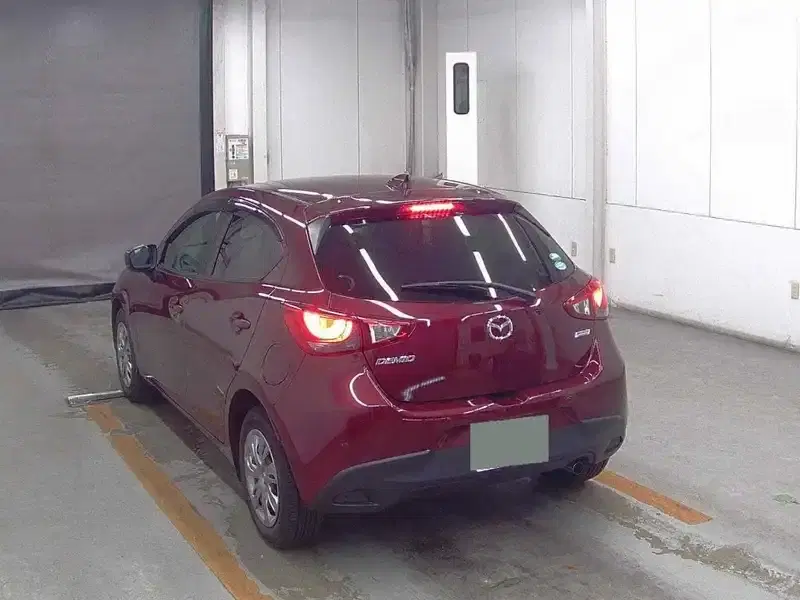 MAZDA DEMIO 13S Image 2