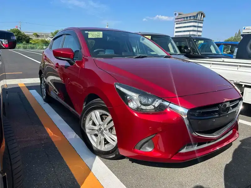 MAZDA DEMIO 15S TOURING Image 1
