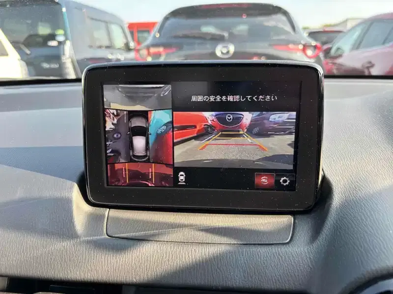 MAZDA DEMIO 15S Image 13