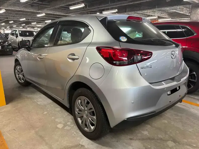 MAZDA 2 15S Image 2