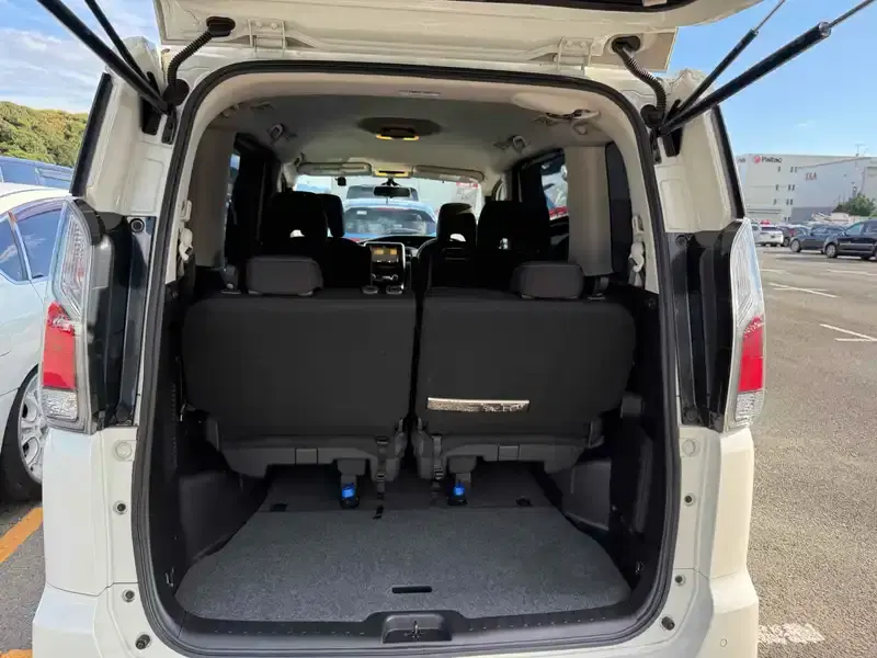 NISSAN SERENA RIDER AUTEC PRO-PILOT Image 15