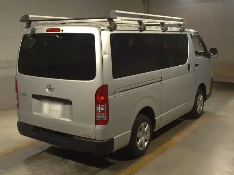 TOYOTA HIACE VAN DX Image 2