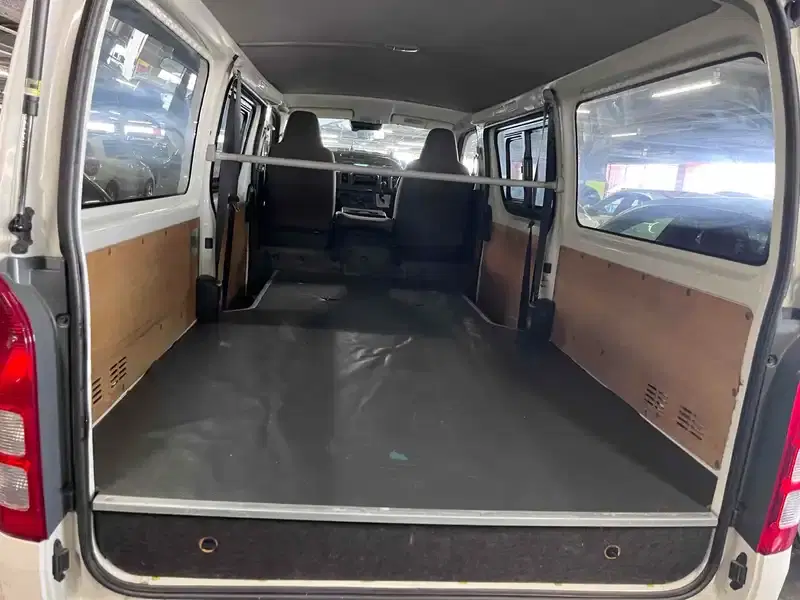 TOYOTA HIACE LONG DX Image 14
