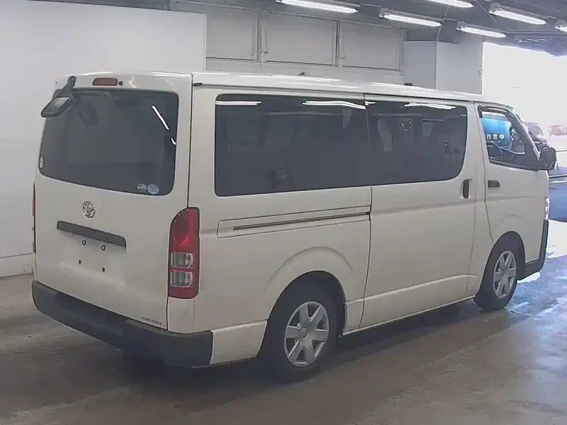 TOYOTA HIACE LONG DX Image 7