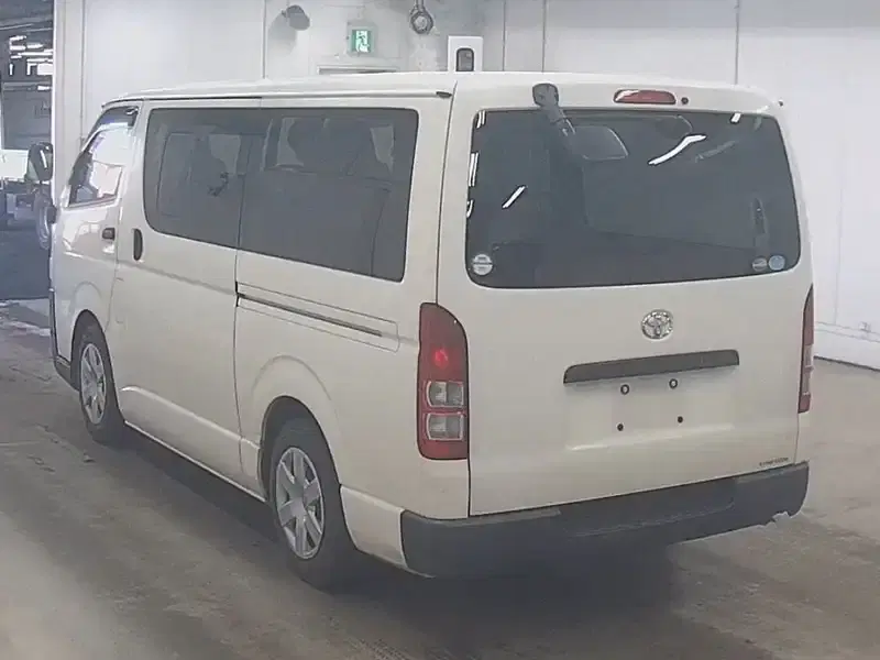 TOYOTA HIACE LONG DX Image 4