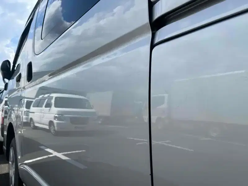 TOYOTA HIACE DX Image 11