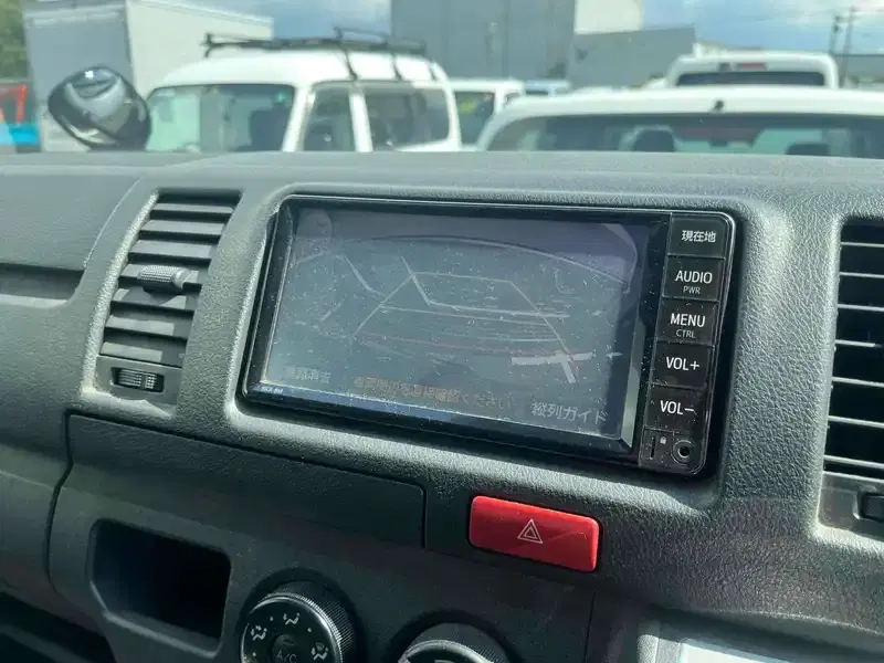 TOYOTA HIACE DX Image 6