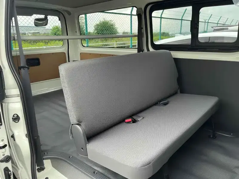 TOYOTA HIACE VAN 5D LONG DX GL PACKAGE Image 4