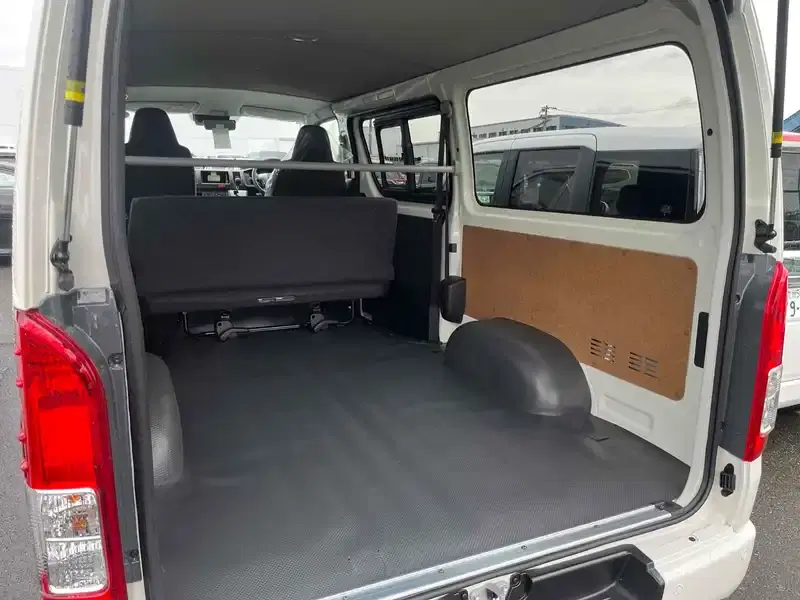 TOYOTA HIACE VAN 5D LONG DX GL PACKAGE Image 6