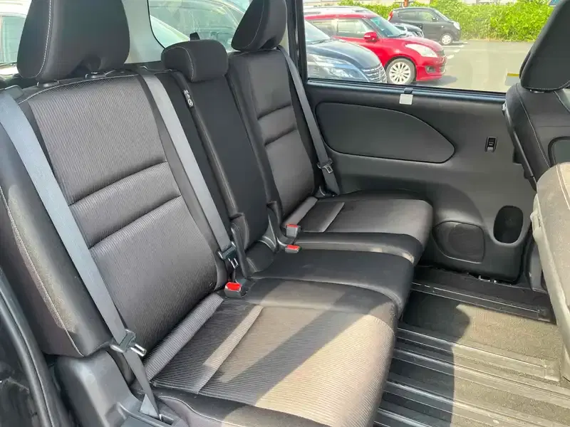NISSAN SERENA HIGHWAY STAR G Image 8