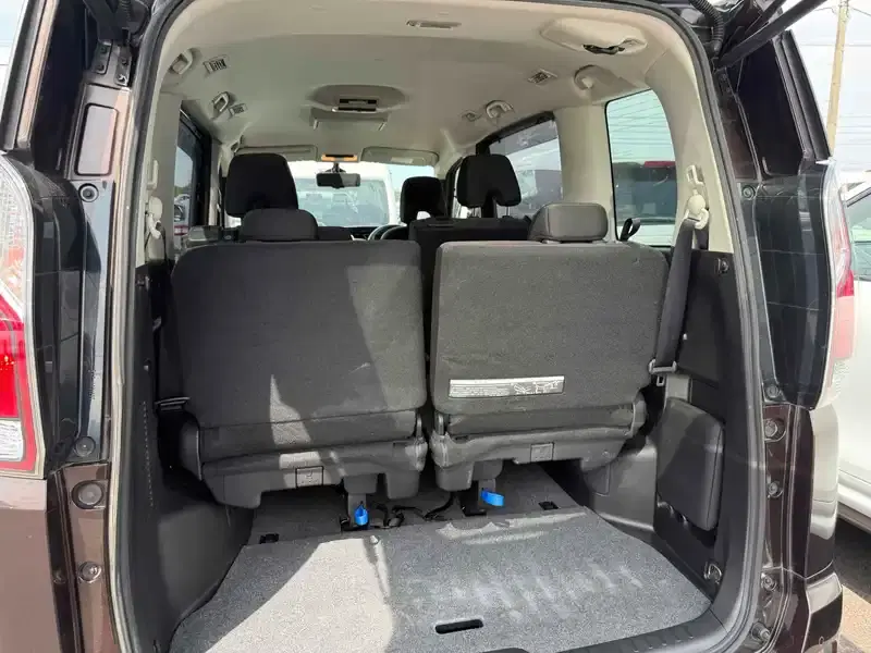 NISSAN SERENA HIGHWAY STAR V SELECTION PRO-PILOT Image 17