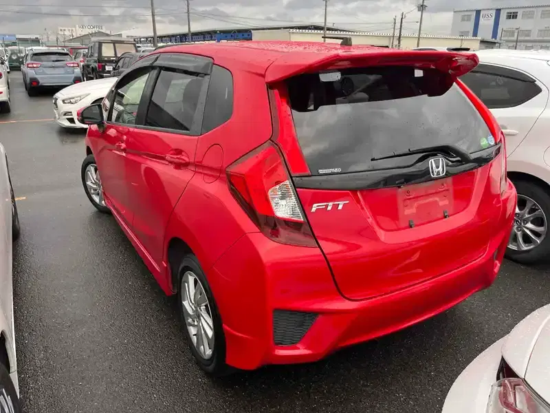HONDA FIT 13G S PACKAGE Image 2
