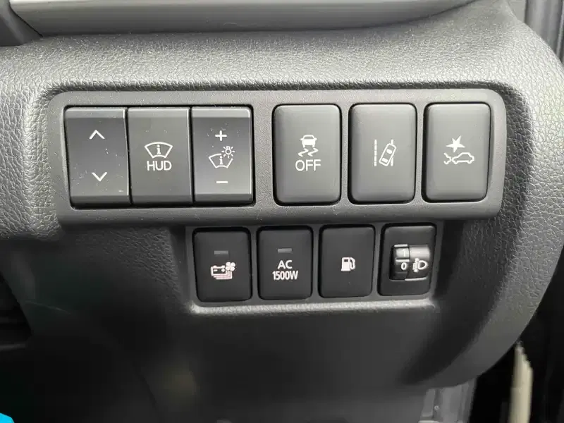 MITSUBISHI ECLIPSE CROSS 4WD G Image 9