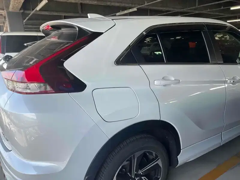 MITSUBISHI ECLIPSE CROSS G Image 11