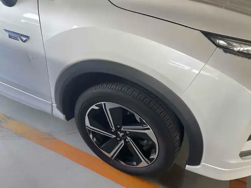 MITSUBISHI ECLIPSE CROSS G Image 8