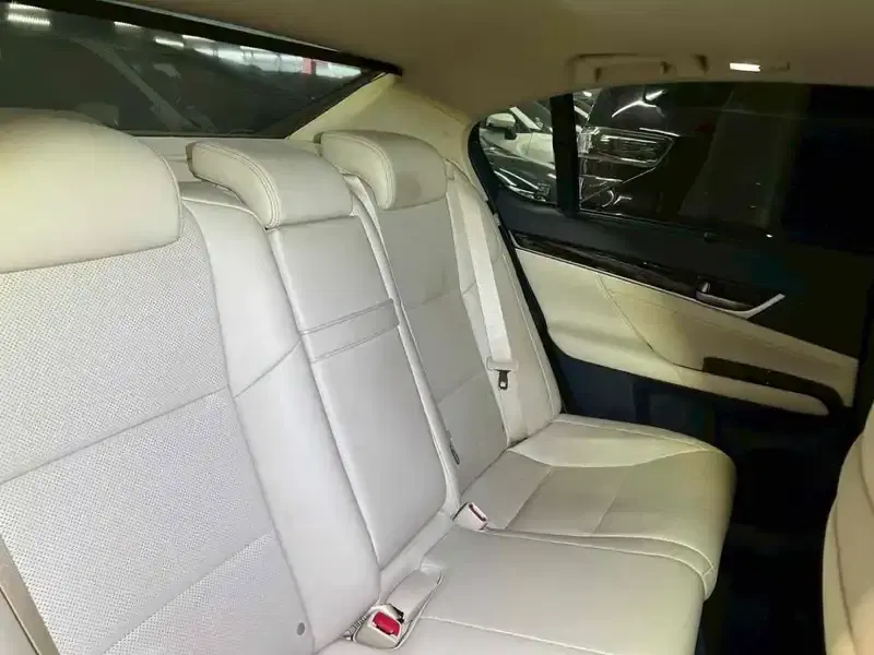 LEXUS GS GS450H VERSION L Image 13