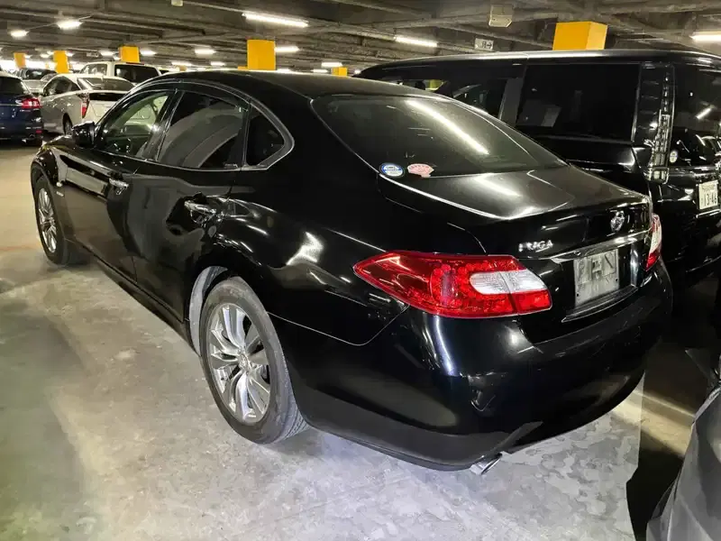 NISSAN FUGA HYBRID Image 2