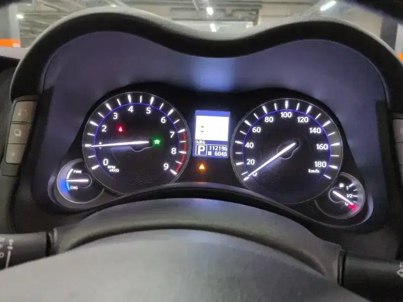 NISSAN FUGA HYBRID Image 8