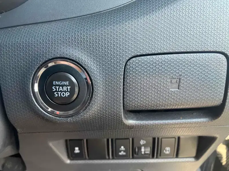 MITSUBISHI DELICA D:2 X Image 16