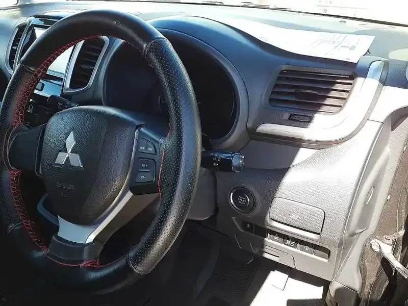 MITSUBISHI DELICA D:2 X Image 3