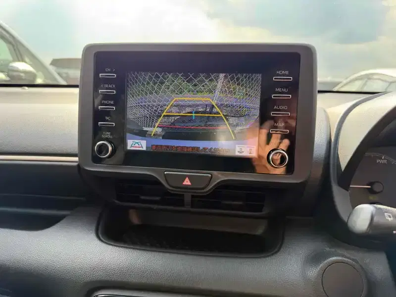 TOYOTA YARIS HYBRID X SAFETYSENSING Image 11