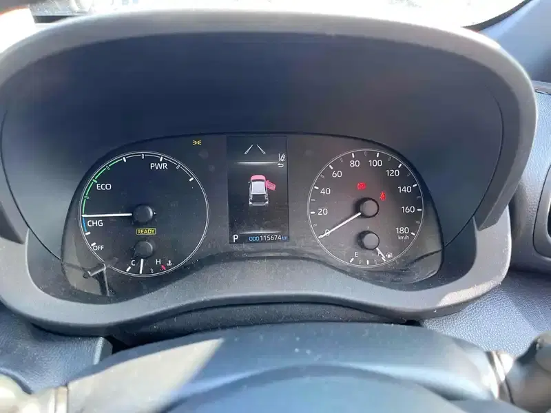 TOYOTA YARIS HYBRID X Image 14