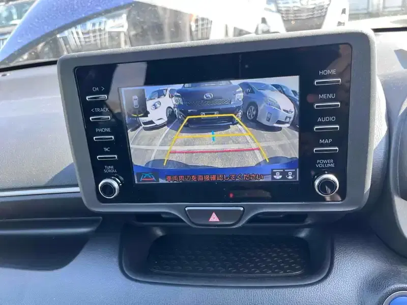 TOYOTA YARIS HYBRID X Image 13