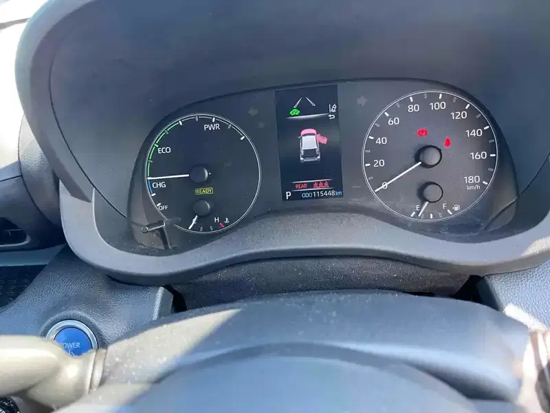 TOYOTA YARIS HYBRID X Image 13