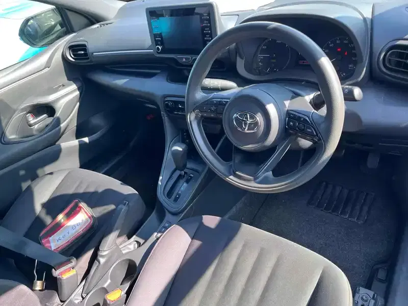 TOYOTA YARIS HYBRID X Image 11