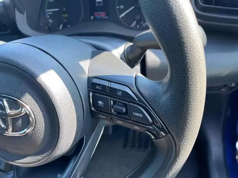 TOYOTA YARIS HYBRID X Image 12