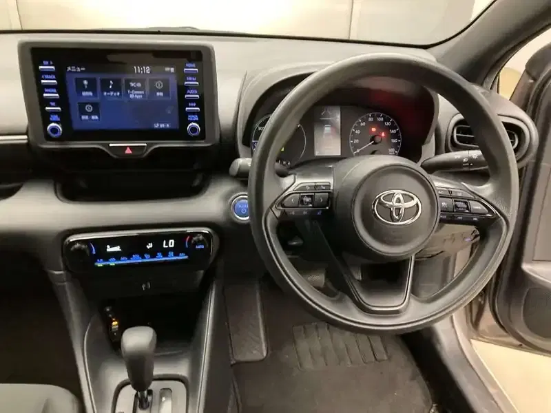 TOYOTA YARIS HYBRID X Image 8