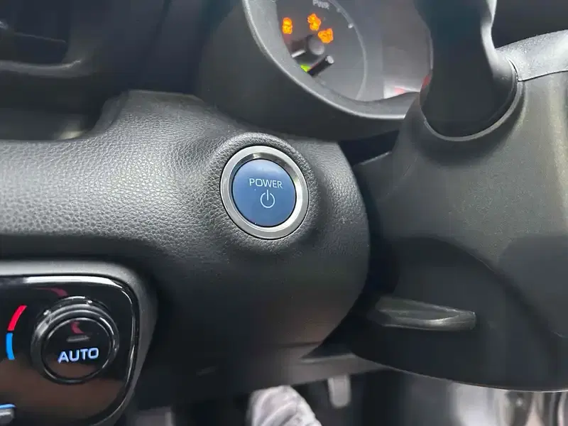 TOYOTA YARIS HYBRID X Image 15