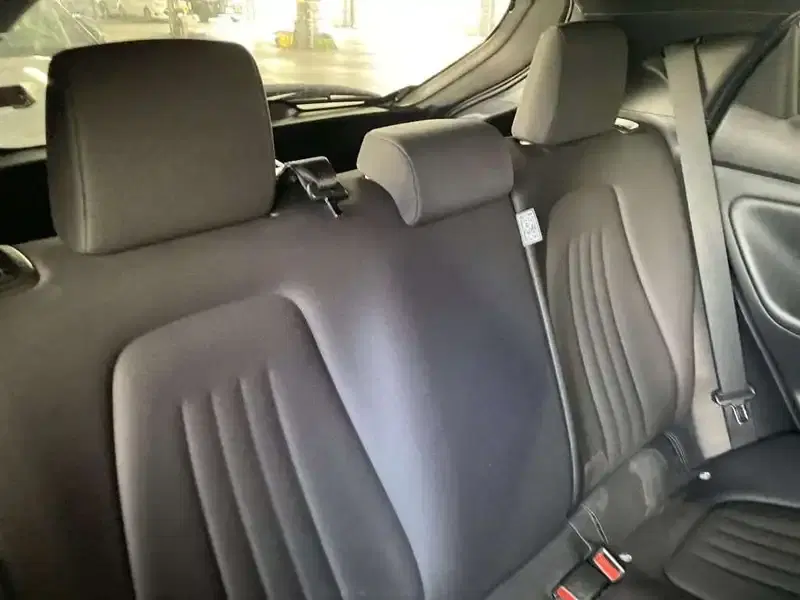 TOYOTA YARIS HYBRID X Image 7