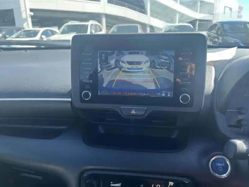 TOYOTA YARIS HYBRID X Image 10