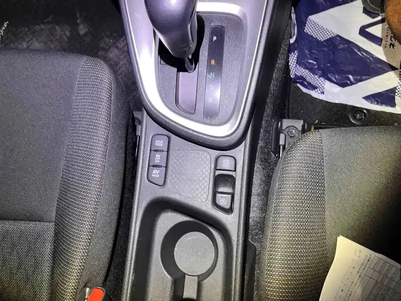 TOYOTA YARIS CROSS HYBRID G Image 12