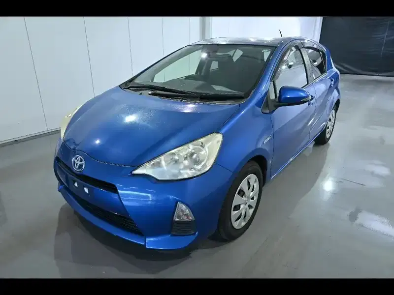 TOYOTA AQUA S Image 6