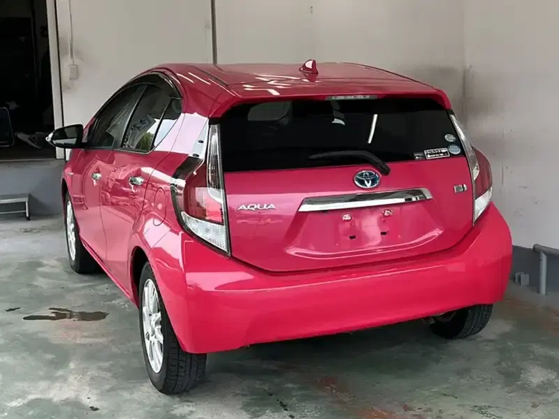 TOYOTA AQUA S Image 2