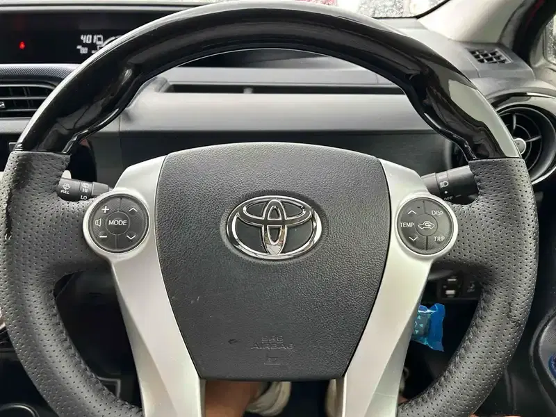 TOYOTA AQUA S Image 14