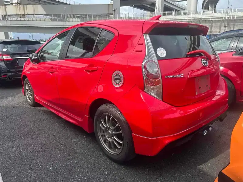 TOYOTA AQUA G Image 2