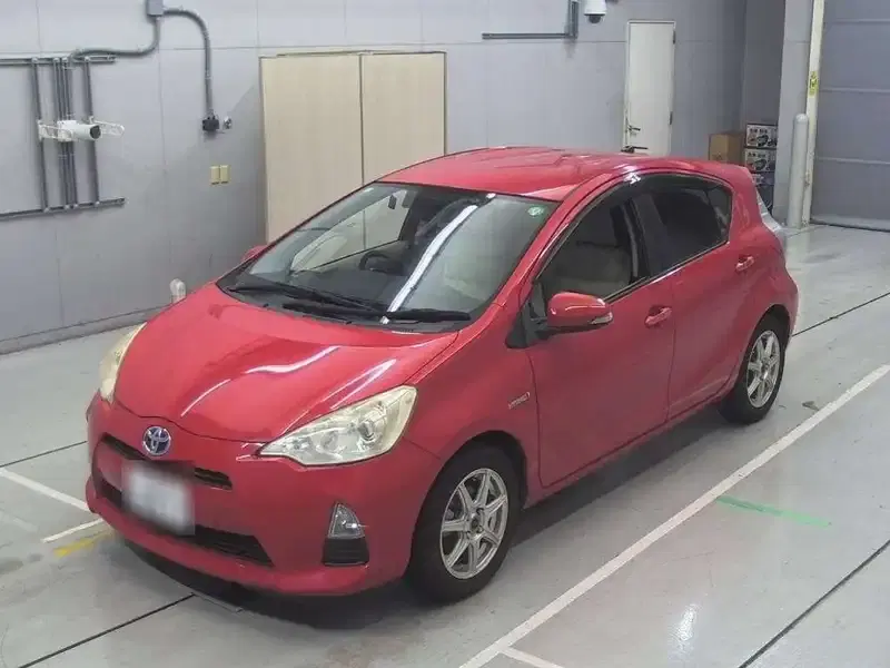 2013 Toyota AQUA 107,000 km