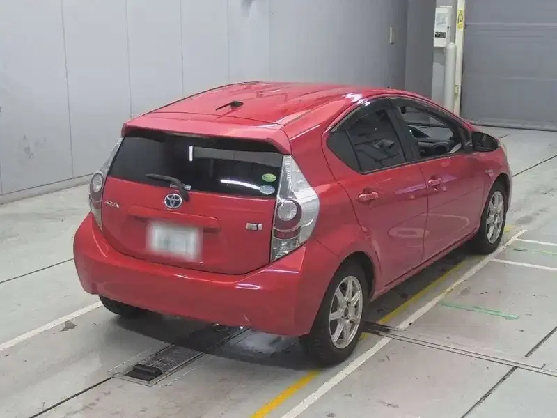 TOYOTA AQUA S Image 2