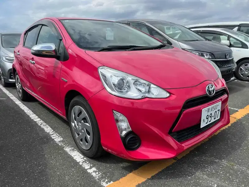 TOYOTA AQUA S Image 1