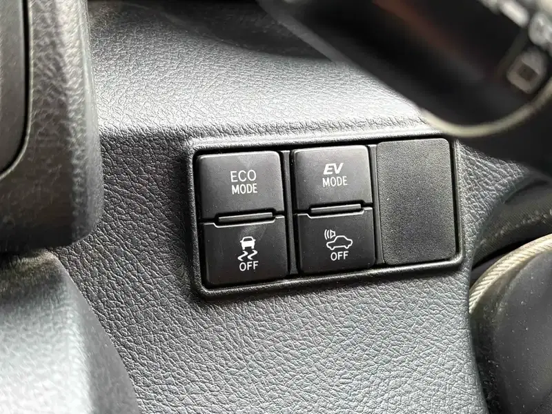 TOYOTA SIENTA HYBRID G Image 13