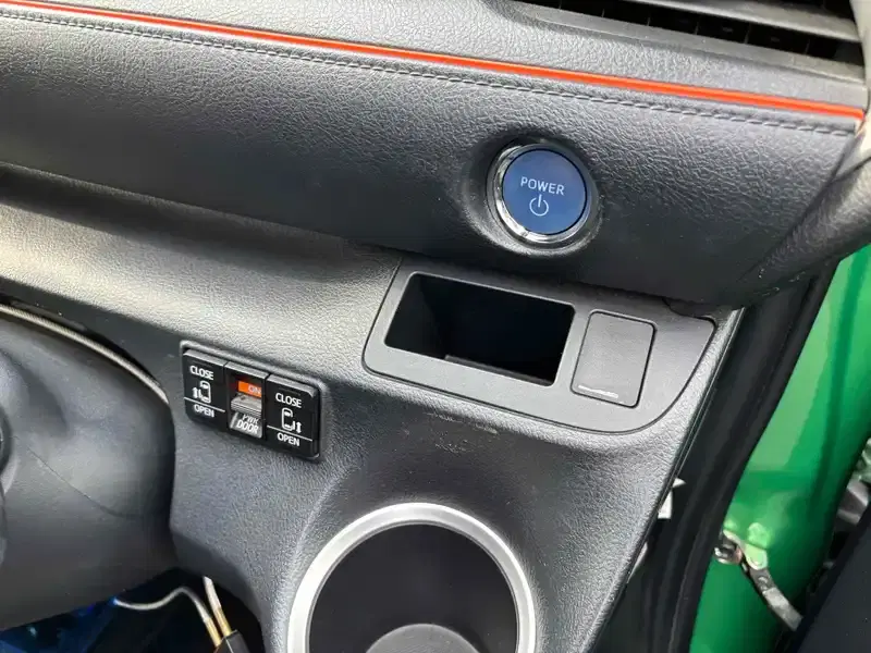 TOYOTA SIENTA HYBRID G Image 12
