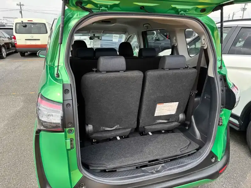 TOYOTA SIENTA HYBRID G Image 17